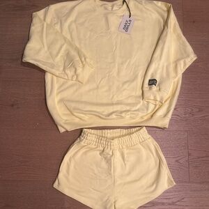 Never worn Daily Drills set